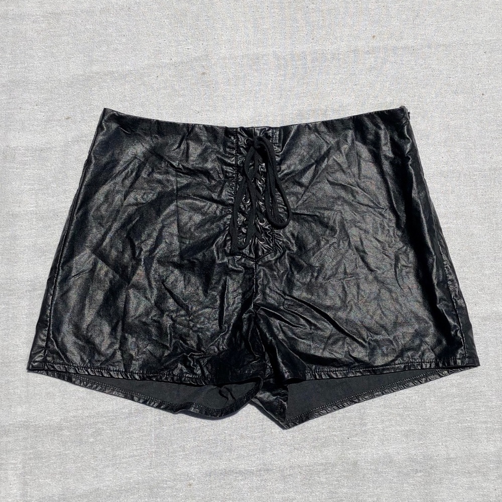 ✨Black Faux Leather Shorts!
